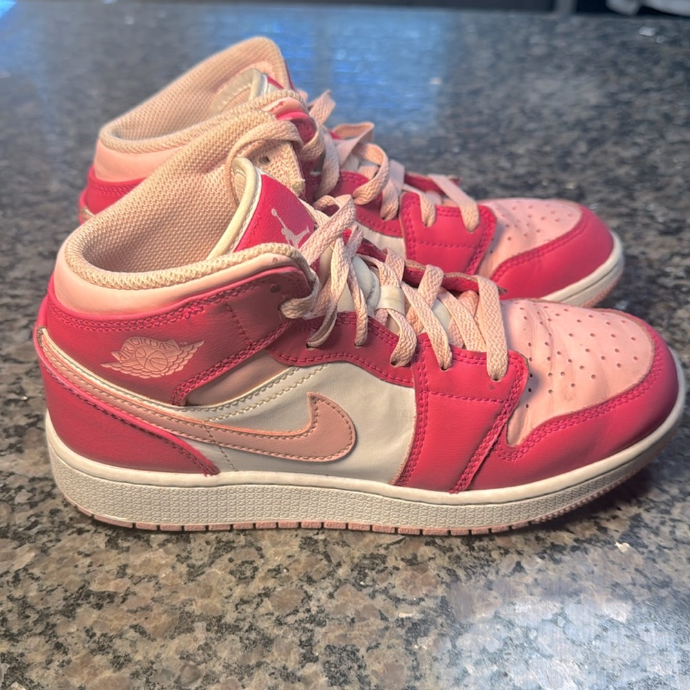 Nike Air Jordan Mid 5.5Y